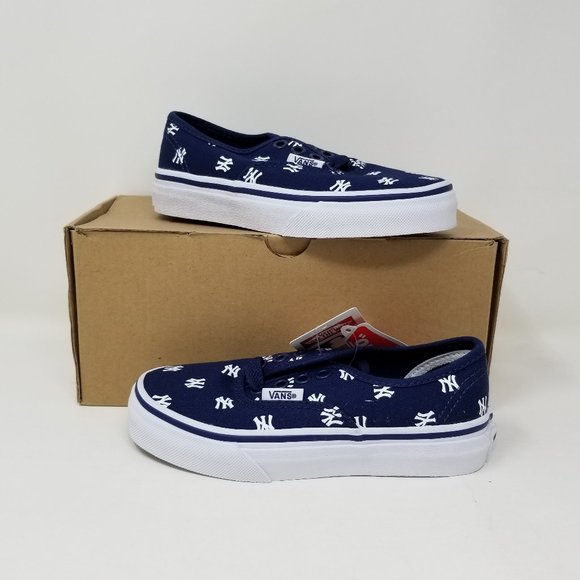 what stores sell vans shoes near me